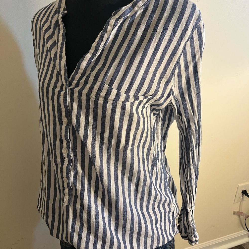 Old Navy Striped Blue and White Women's Blouse